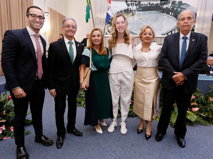 Presidente do TJAL e corregedor-geral da Justiça prestigiam homenagens na ALE