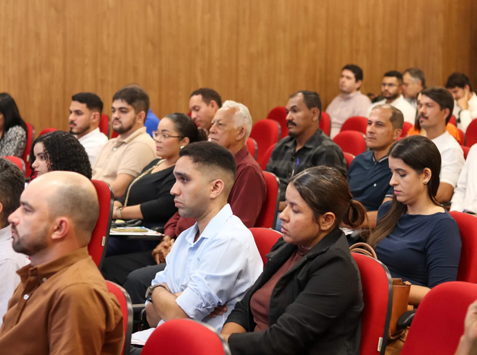 AMA fortalece qualificação dos servidores municipais com curso sobre Reforma Tributária