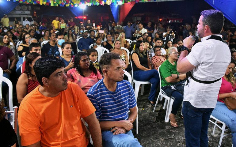 Ordem de serviço para asfaltar ruas no Tabuleiro do Martins é assinada pelo governador