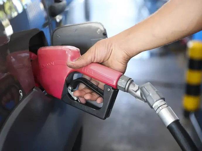 ANP cria app para motorista conferir qualidade de posto de combustível