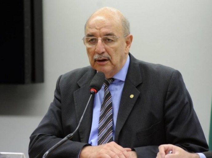 Governador e ministro promovem coletiva sobre aumento do Bolsa Família