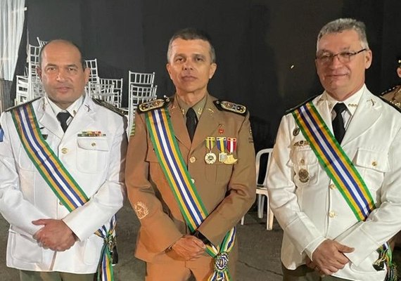 Comandante-geral da PM é agraciado com Medalha da Ordem do Mérito Tiradentes em Goiás