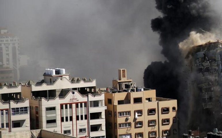 Ataques aéreos israelenses atingem centro de Gaza e campo de refugiados