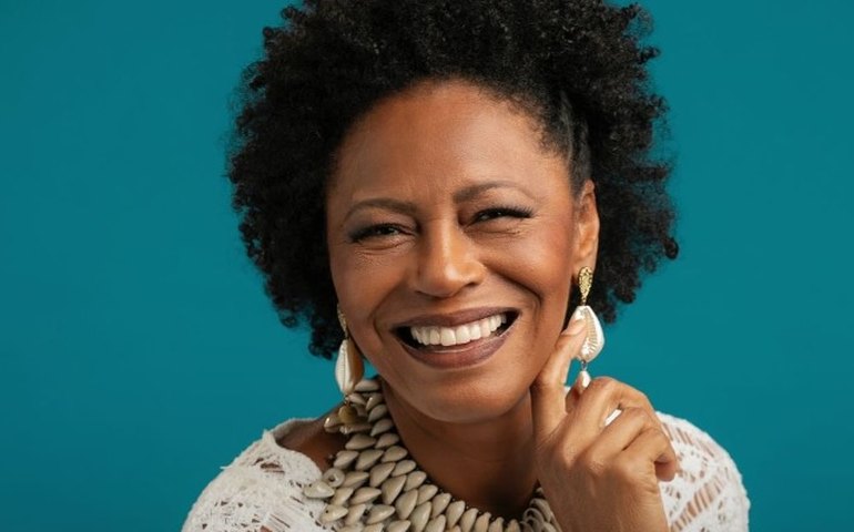 Inácia de 'Renascer', Edvana Carvalho relata surto que sofreu quando dava aulas: 'Difícil aceitar que eu estava entrando em depressão'