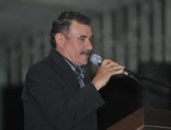 Autoridades discursam no Castelo do Desfiladeiro