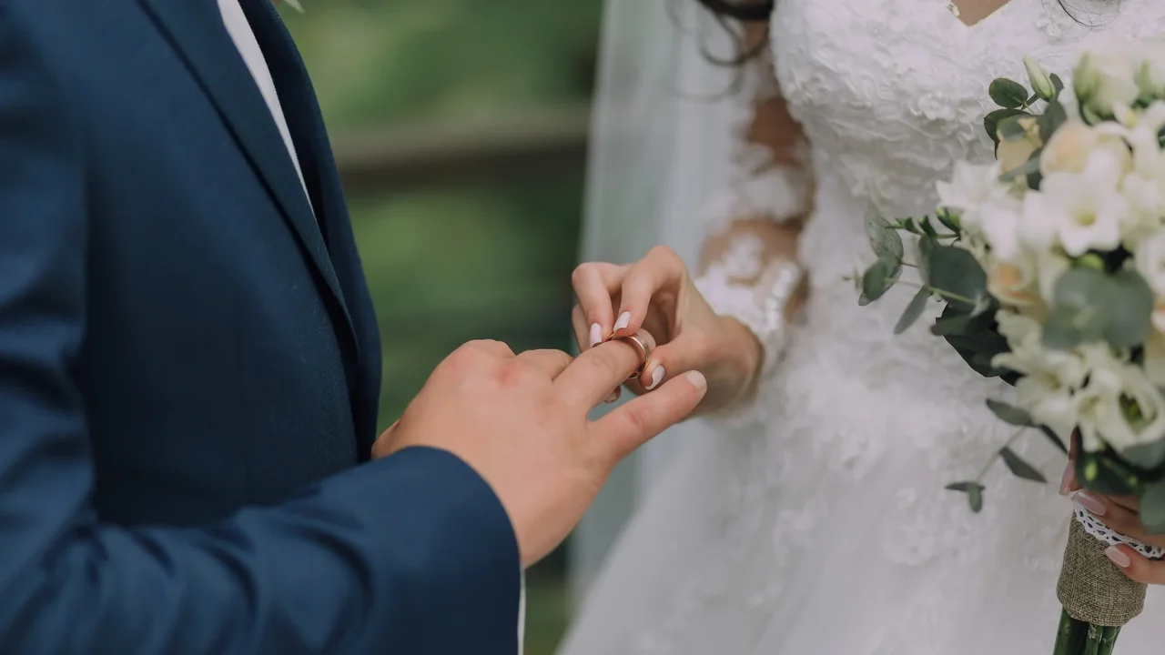 Câncer: casamento está associado à redução do risco da doença, diz novo estudo