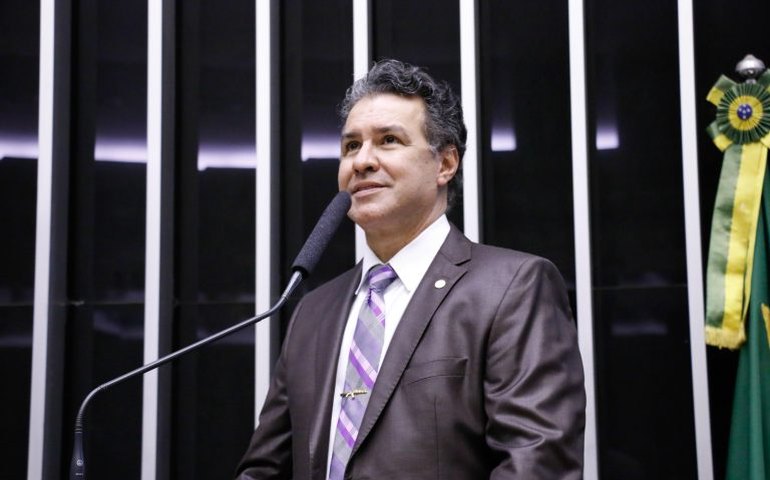 Projeto proíbe o uso de celulares por funcionários responsáveis por bagagens em aeroportos