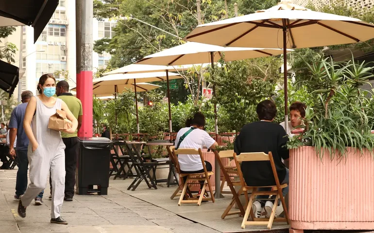 Inflação nos restaurantes sobe 0,34% em setembro ante agosto; alta é de 3,46% no ano