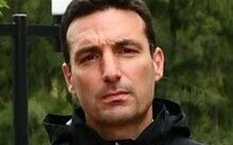 Scaloni vê derrota para Colômbia 'enganosa' e pede Argentina atenta ao Brasil: 'Têm bom nível'