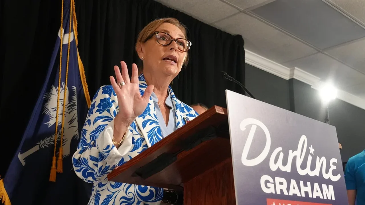 Deputado federal Russell Fry declara apoio à senadora Darline Graham no segundo turno das primárias republicanas para o Senado na Carolina do Sul.