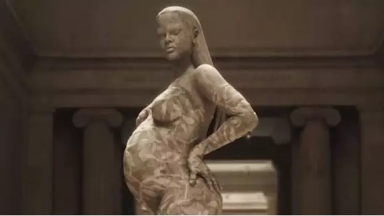 Rihanna ganha estátua de mármore e é imortalizada no Met Gala 2022