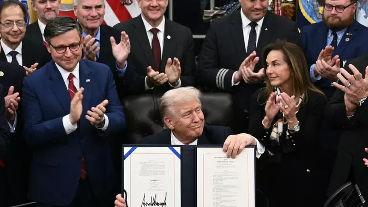 Trump sanciona acordo e encerra shutdown mais longo dos EUA