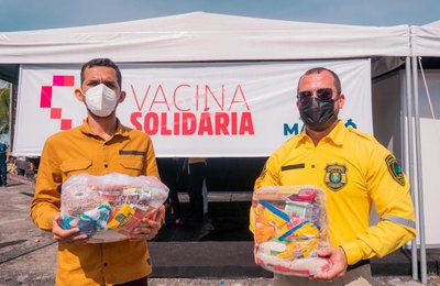 Entrega de donativos para campanha Vacina Solidária encerra ações do maio amarelo em Maceió