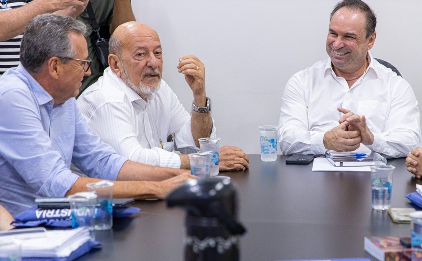 Prefeito Luciano acompanha apresentação do Observatório da Indústria em Arapiraca