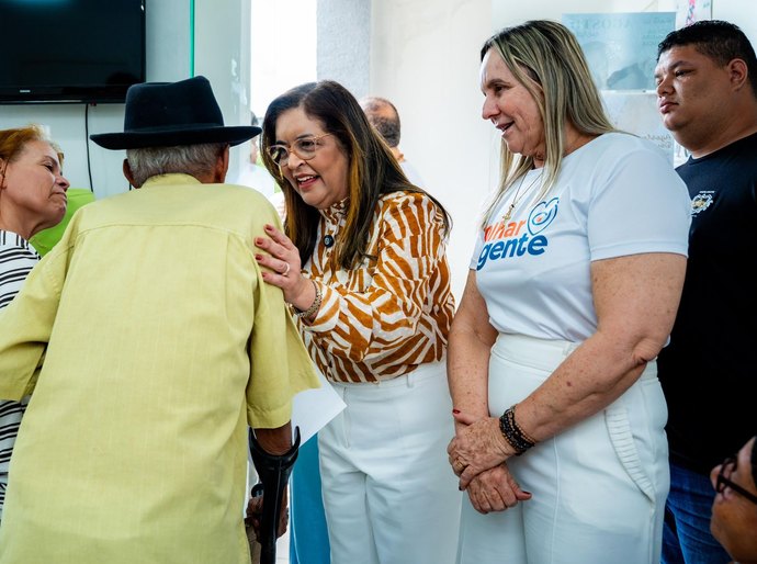 Senadora Doutora Eudócia acompanha triagem para 200 cirurgias de catarata em Flexeiras pelo programa Olhar da Gente