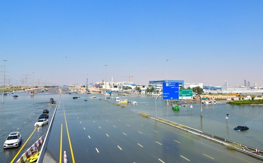 Enchentes nos Emirados deixam três filipinos mortos e tráfego aéreo interrompido em Dubai
