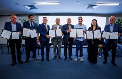 Paulo Dantas concede incentivos fiscais e locacionais a 19 empresas, que devem investir mais de R$ 750 milhões