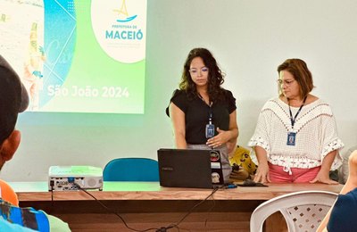 Ambulantes que vão trabalhar no São João Massayó recebem capacitação