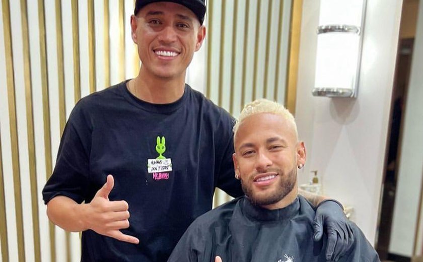 Neymar platina cabelo para voltar à Copa do Mundo