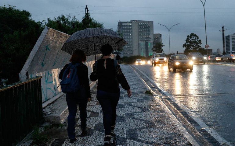 Clima mais frio deve permanecer em SP nesta semana