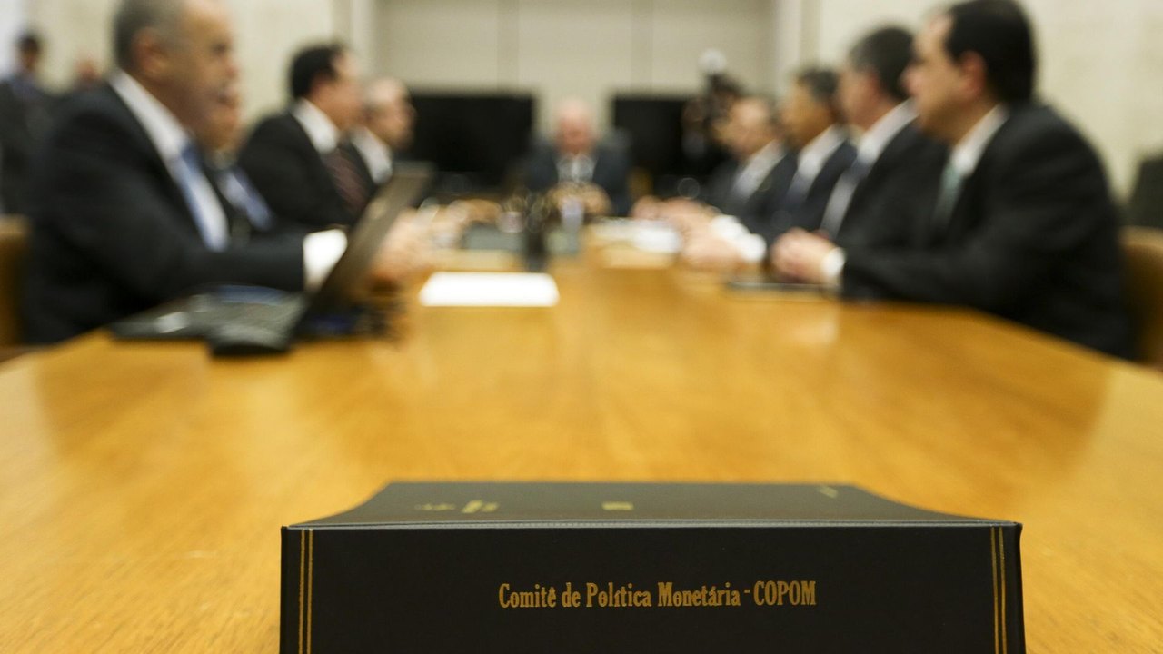 Banco Central reduz juros brasileiros de 14% para 13,75% em quinto corte consecutivo