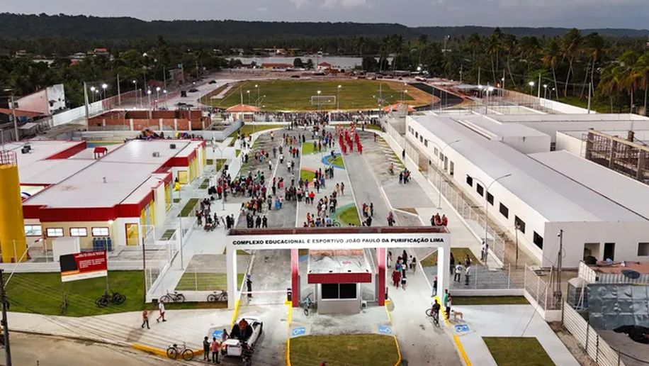 Marechal inaugura 1ª etapa do maior complexo educacional e esportivo de AL