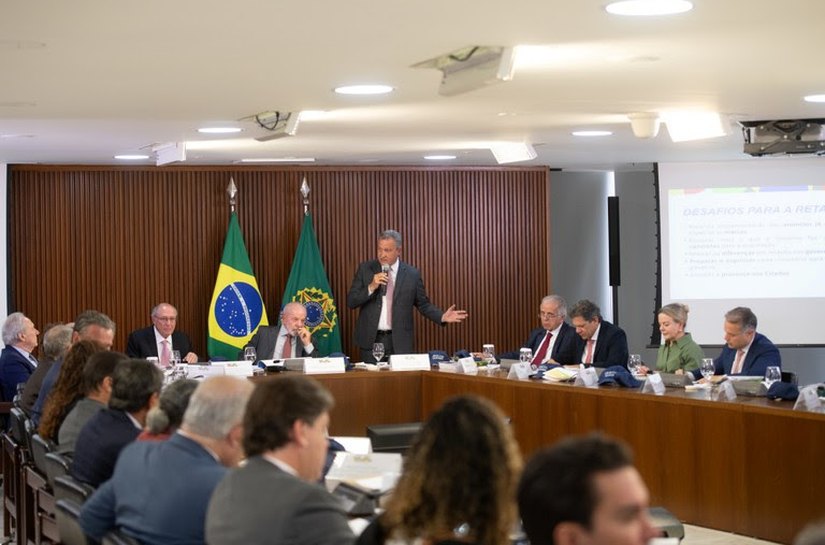Governo Federal apresenta resultados históricos e lista novos projetos em reunião ministerial