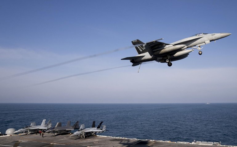 Caça dos EUA desaparece no mar Vermelho; 2º avião que cai em 1 semana, afirma mídia