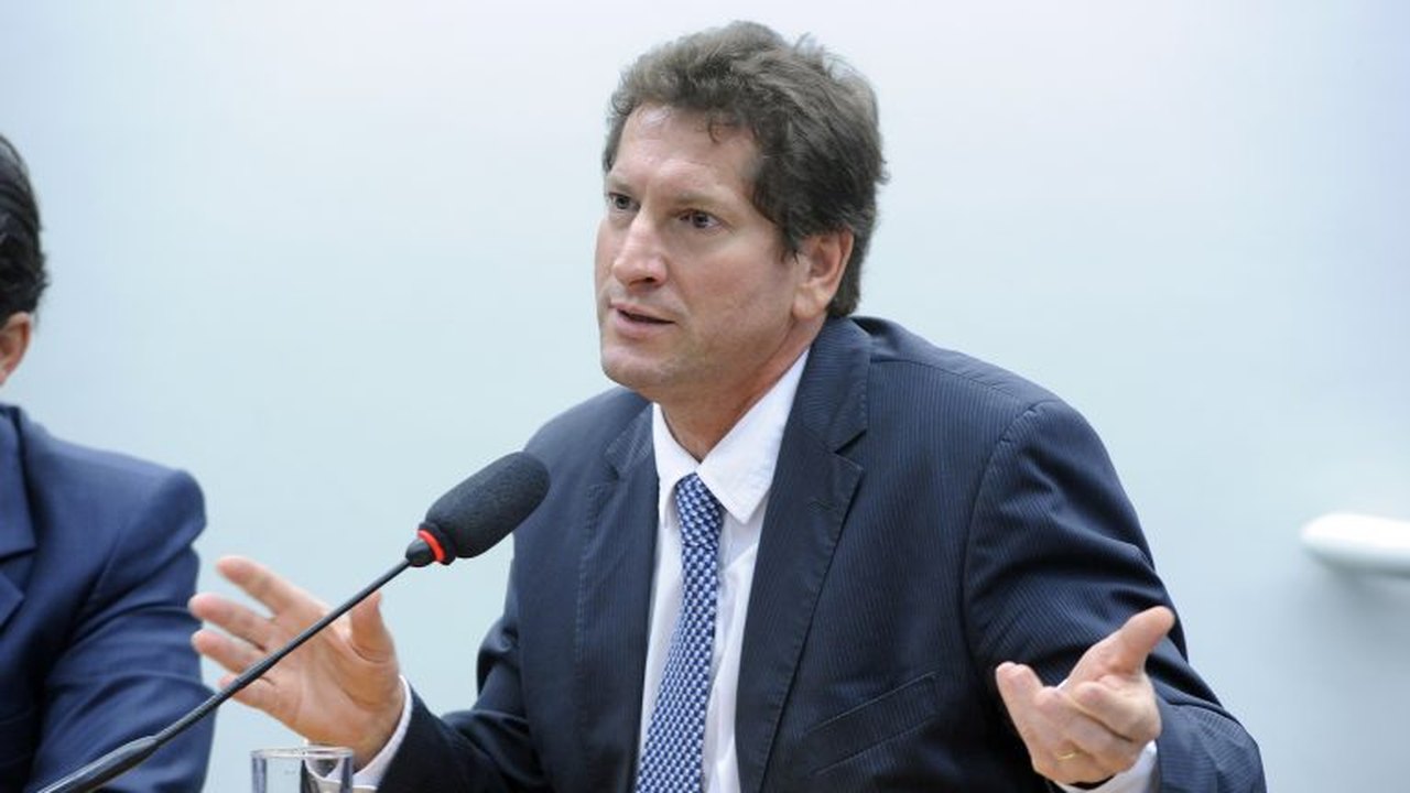 Lira nomeia três secretários, presidente do Conselho de Comunicação e ouvidor-geral da Câmara