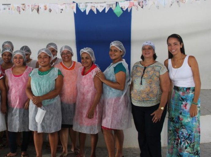 CRAS de Porto Calvo sedia curso de Doces e Salgados