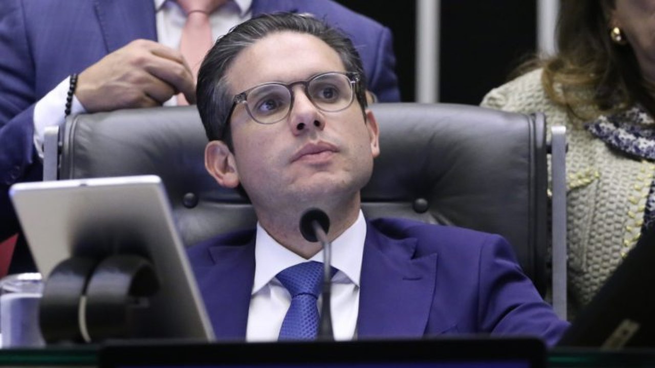 Hugo Motta diz que pautará hoje a urgência do projeto de isenção do IR
