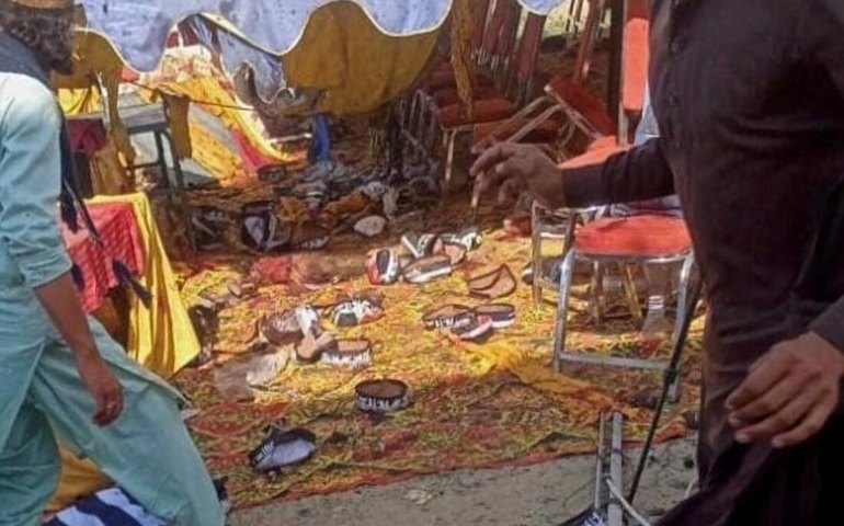 Atentado a bomba deixa 16 mortos em comício político no Paquistão
