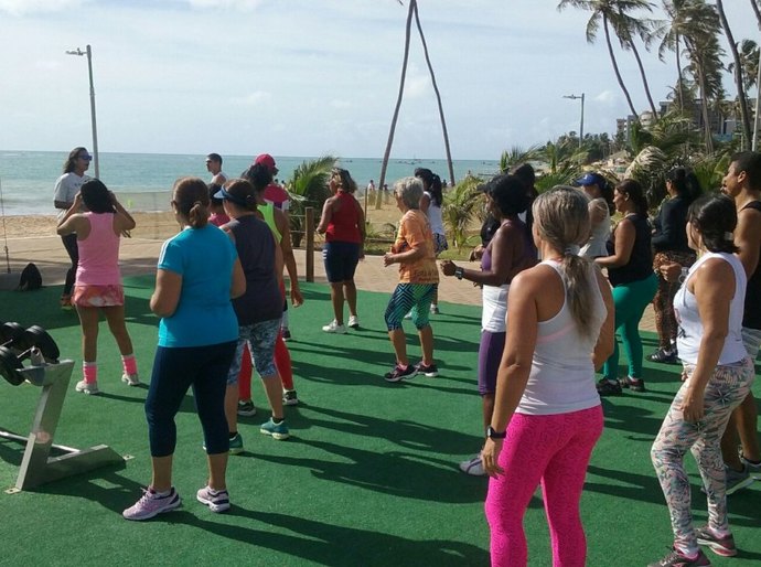 Academia Maceió recebe aulão de dança e ginástica