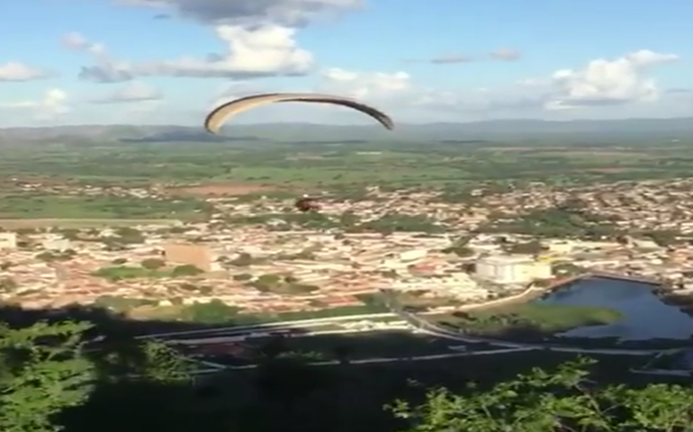Voo de parapente vai colocar Palmeira dos Índios na rota do turismo de aventura