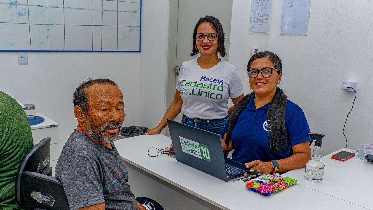 Rota da Cidadania leva atendimento a residentes da Cidade da Pessoa Idosa