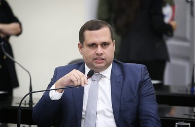 Fernando Pereira lamenta massacre em creche e reforça necessidade de prevenção contra atentados