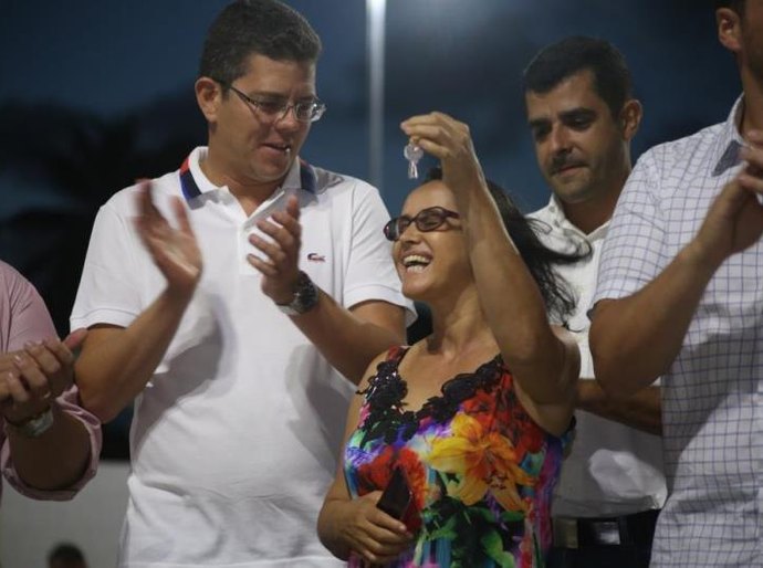 Prefeito Cacau entrega primeira etapa da Vila do Esporte aos moradores da Barra Nova
