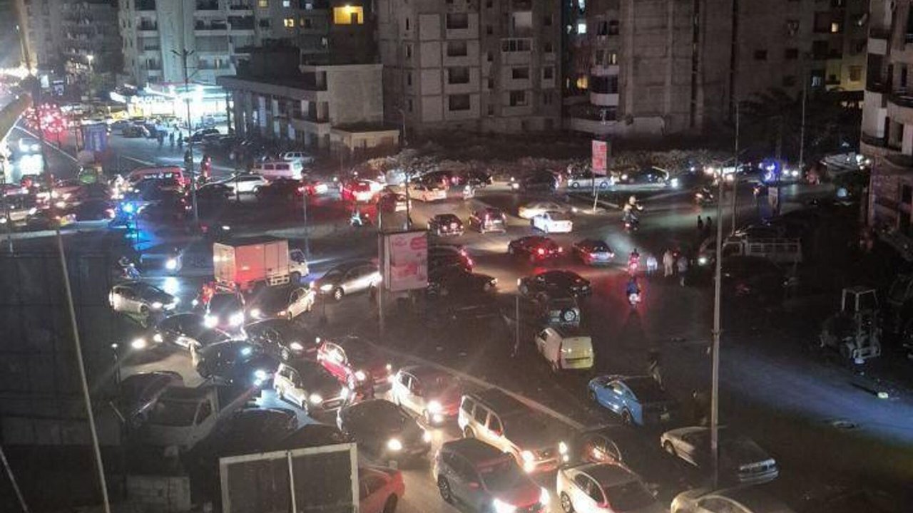 Moradores dos subúrbios ao sul de Beirute abandonam as áreas que o exército israelense planeja bombardear