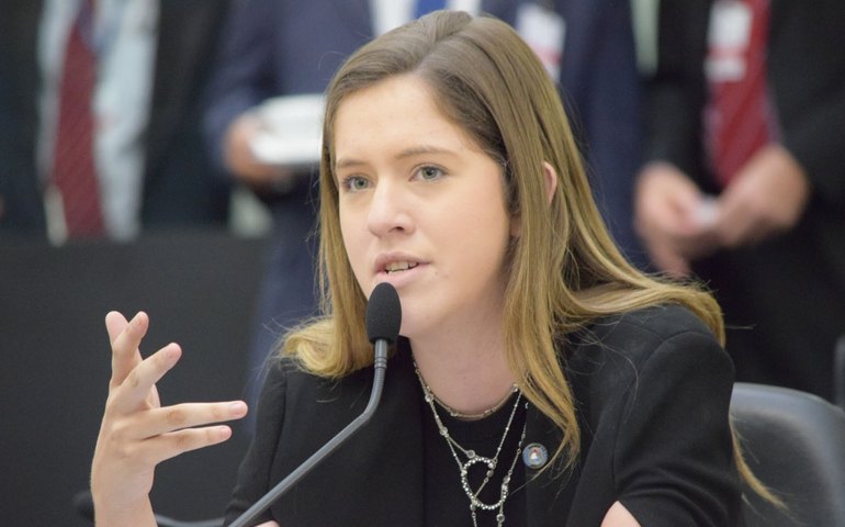 Deputada Cibele Moura apresenta 13 indicações que beneficiam comunidades da parte alta de Maceió