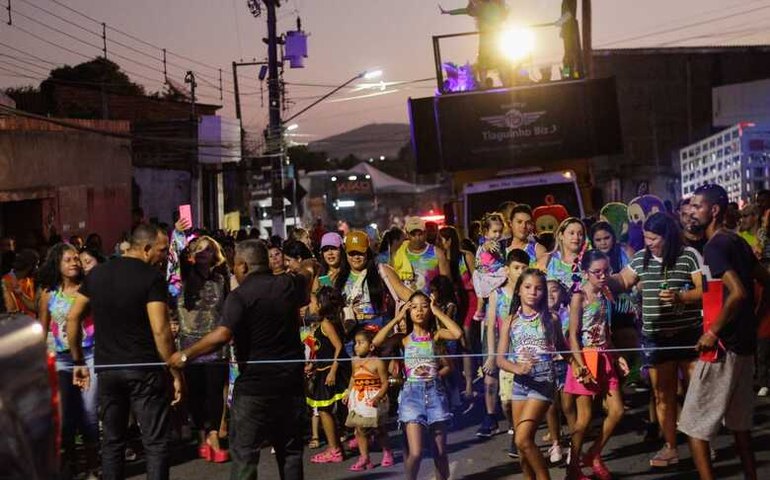 Bloco do Povo e Chicabana levam milhares de pessoas às ruas de Palmeira; Curumim fez a festa da garotada