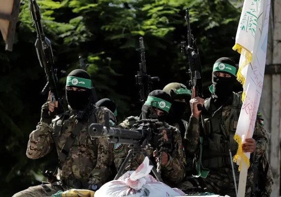 Hamas afirma que libertou duas reféns israelenses; canal de TV de Israel confirma