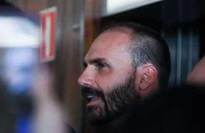 TCU recomenda que Câmara investigue gastos de Eduardo Bolsonaro