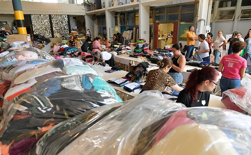 Senado envia mais 2 caminhões de donativos às vítimas das enchentes do RS