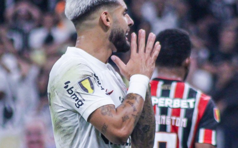 Pedro Raul apoia Yuri Albero e revela noites sem dormir pelo Corinthians: 'É irrecusável'
