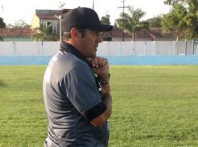 Maurílio Silva elogia entrega dos jogadores e faz avaliação positiva