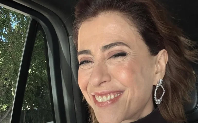 Fernanda Torres fala após polêmica sobre campanha de filme brasileiro para o Oscar