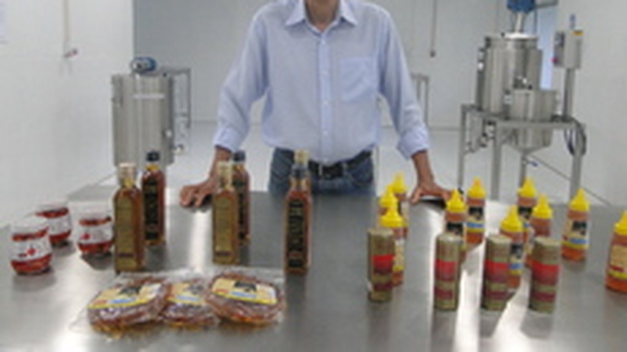 Industrialização de mel ganha força com apoio da Desenvolve