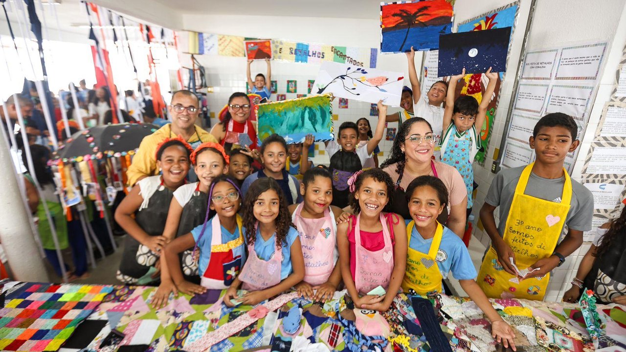 Estudantes expõem trabalhos em feira de ciências sobre sustentabilidade e preservação ambiental
