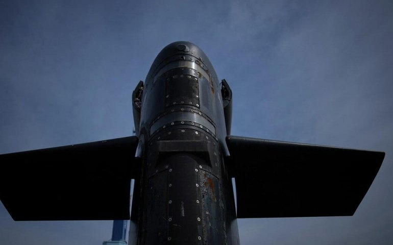 Washington avalia ampliar presença nuclear na Europa