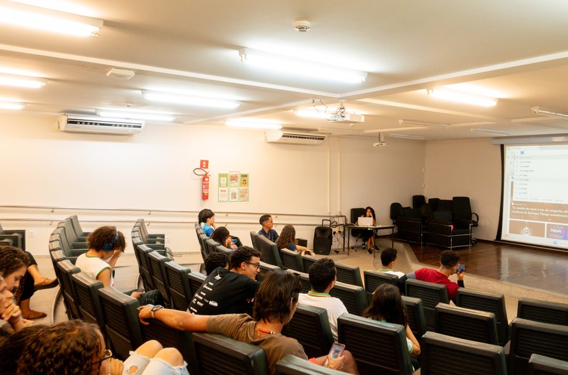 Oficinas do Cine Manguaba revelam novos talentos e jovens vivem descobertas no audiovisual
